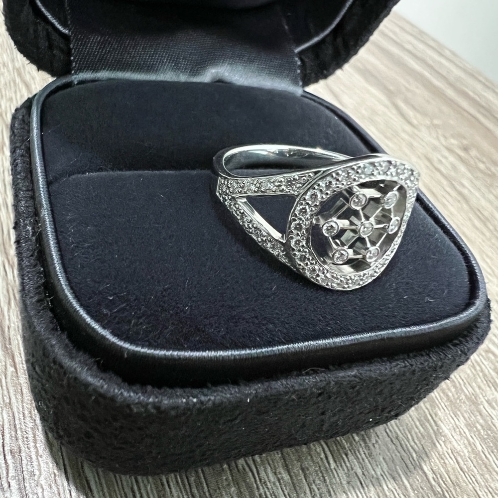 Tiffany & Co. voile platinum and diamond‎ ring - Picture 15 of 15